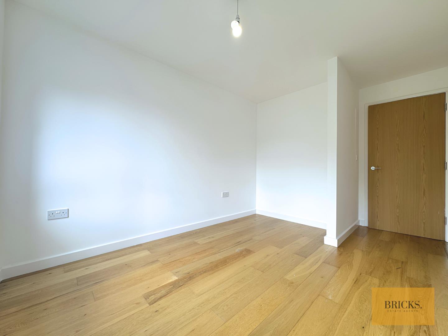 NR_IfELo7U-TDovgQ4DxIg